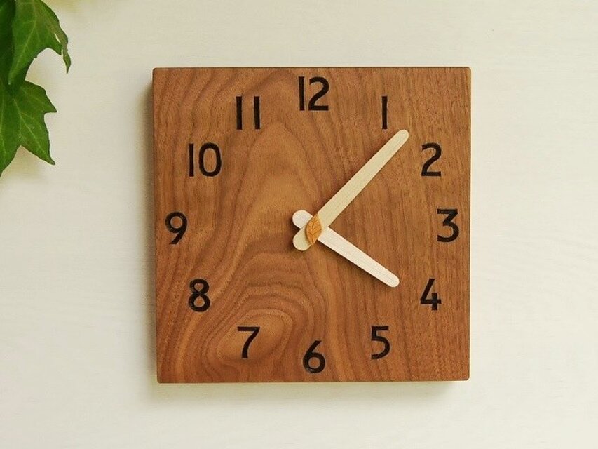 19cm×19cm 掛け時計 ｳｫｰﾙﾅｯﾄ【1730】