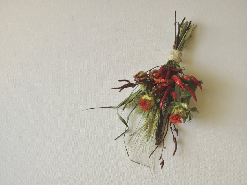 トウガラシ・牧草のスワッグ