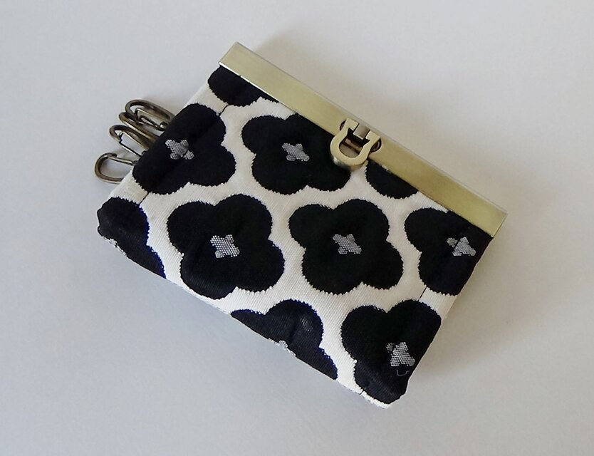 フランス生地　花柄　キーケース （ブラック）