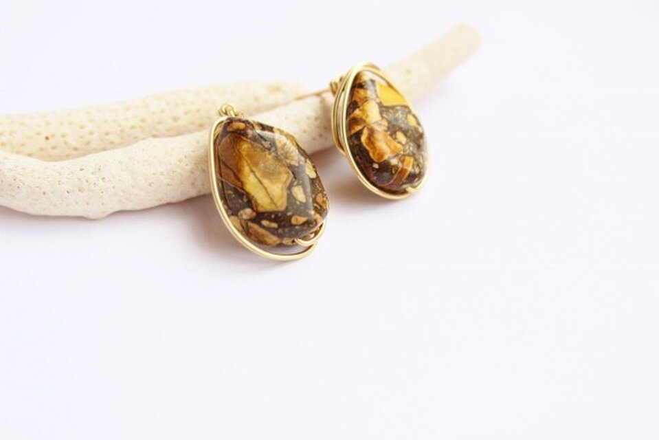 Brown ハウライト　Wire　ピアス／イヤリング