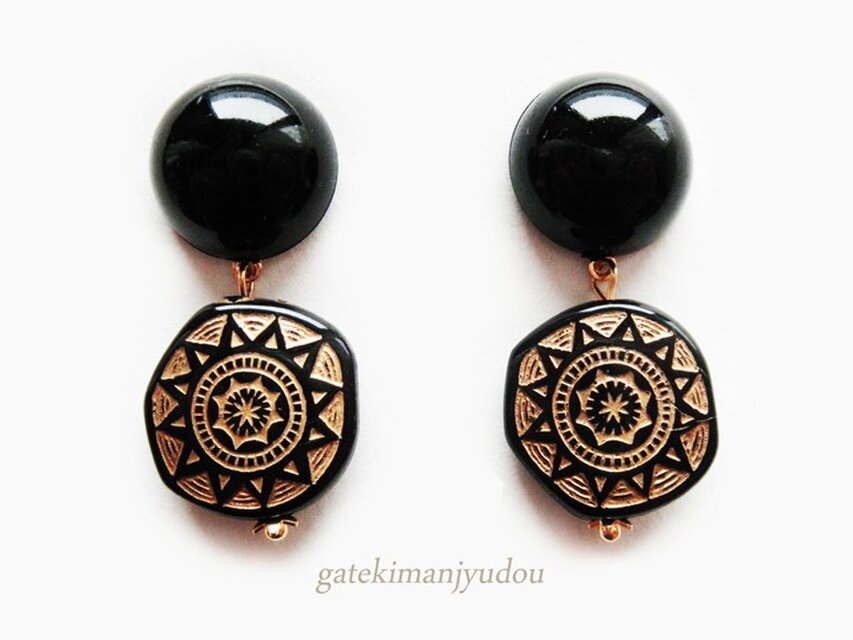 ブラック×パフコイン◆チタンピアス【イヤリング変更可】