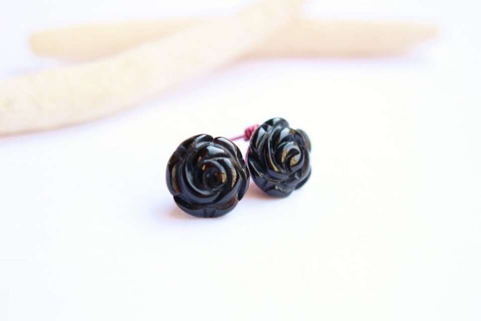 Black Rose Wire　ピアス／イヤリング