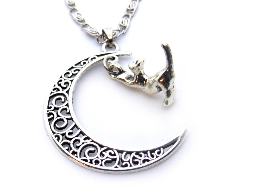 三日月とネコ　ネックレス（銀色）