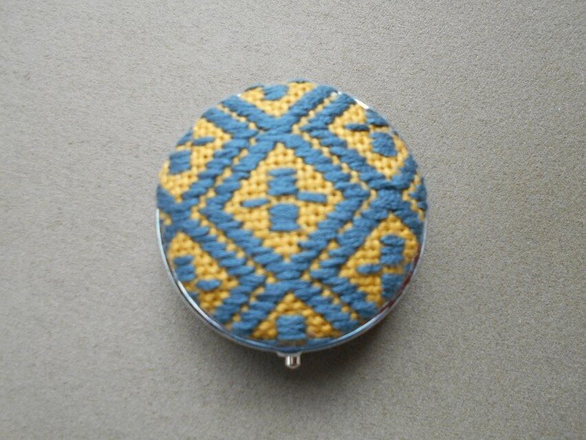 こぎん刺し*ピルケース*小物入れ*からし×錆紺