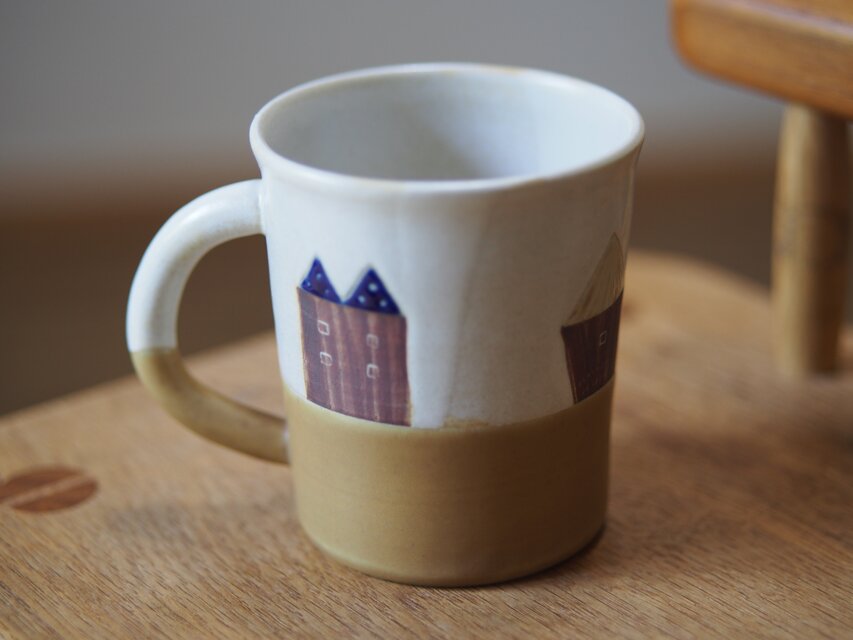house模様のコーヒーカップ