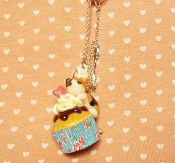 ☆カップケーキとバレンタイン猫ちゃんチャーム☆ ☆カップケーキとバレンタイン猫ちゃんチャーム☆