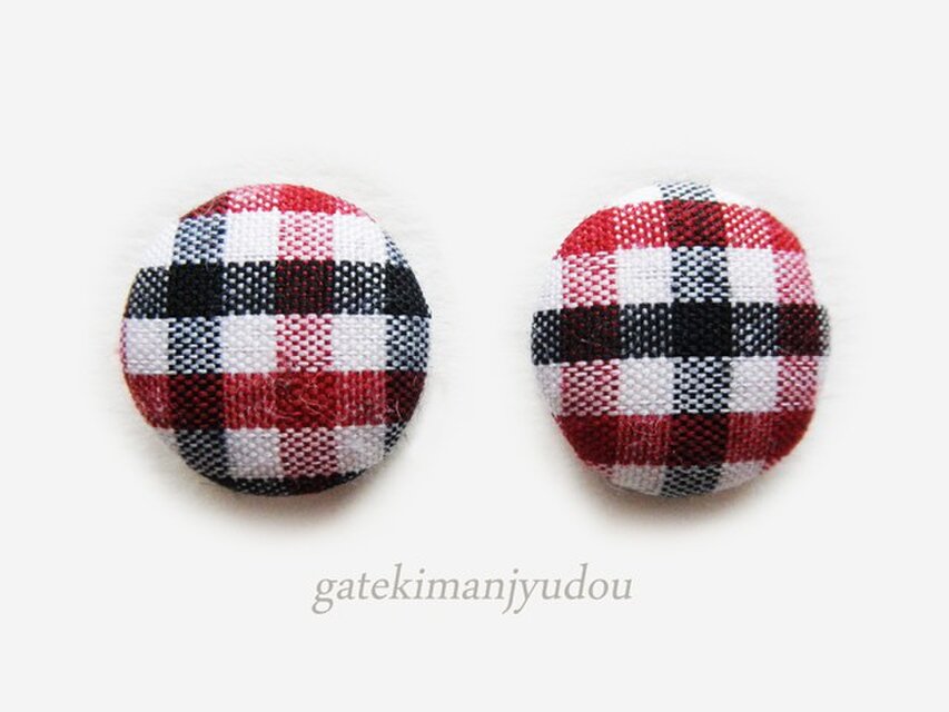 チェック柄チタンピアス/赤黒【イヤリング変更可】