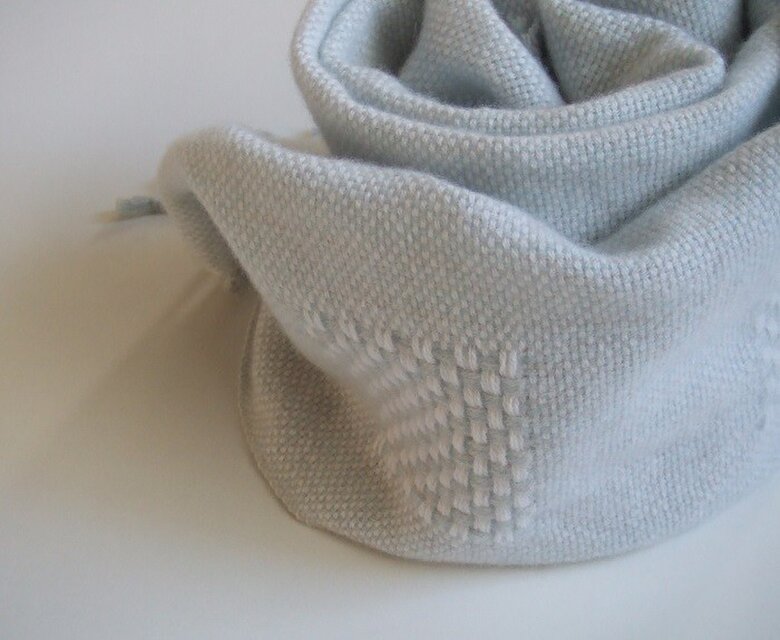 手織りカシミアマフラー・・雪だるま