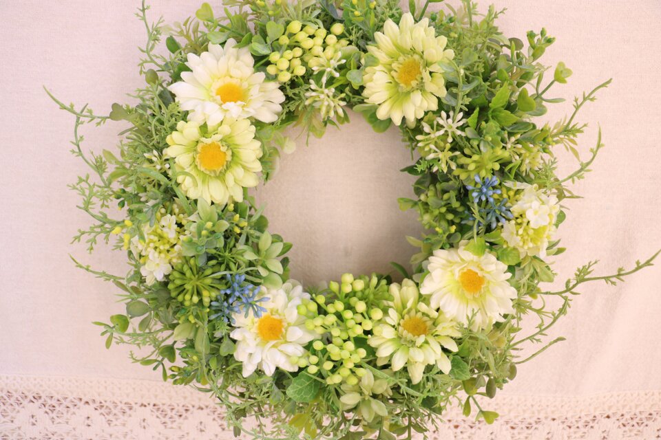 ガーベラのリース | iichi 日々の暮らしを心地よくするハンドメイドや