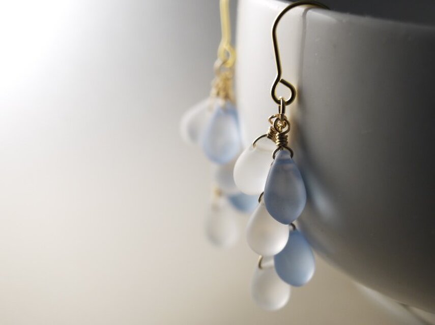 チェコしずくのじゃらじゃらピアス　霜青