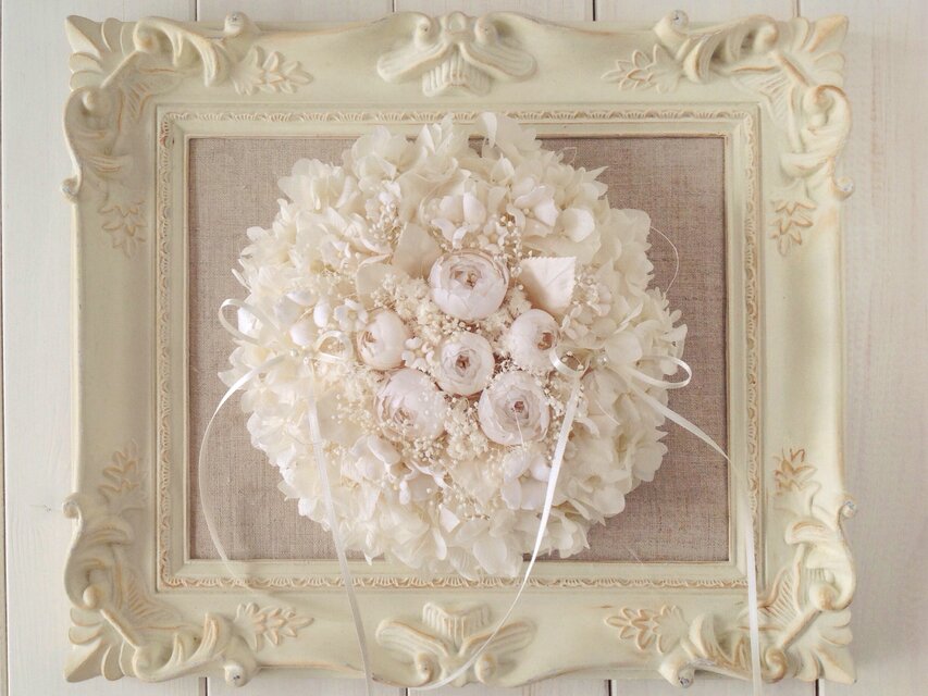 染め花のバラとプリザのリングピロー（ラウンド大・オフホワイト）