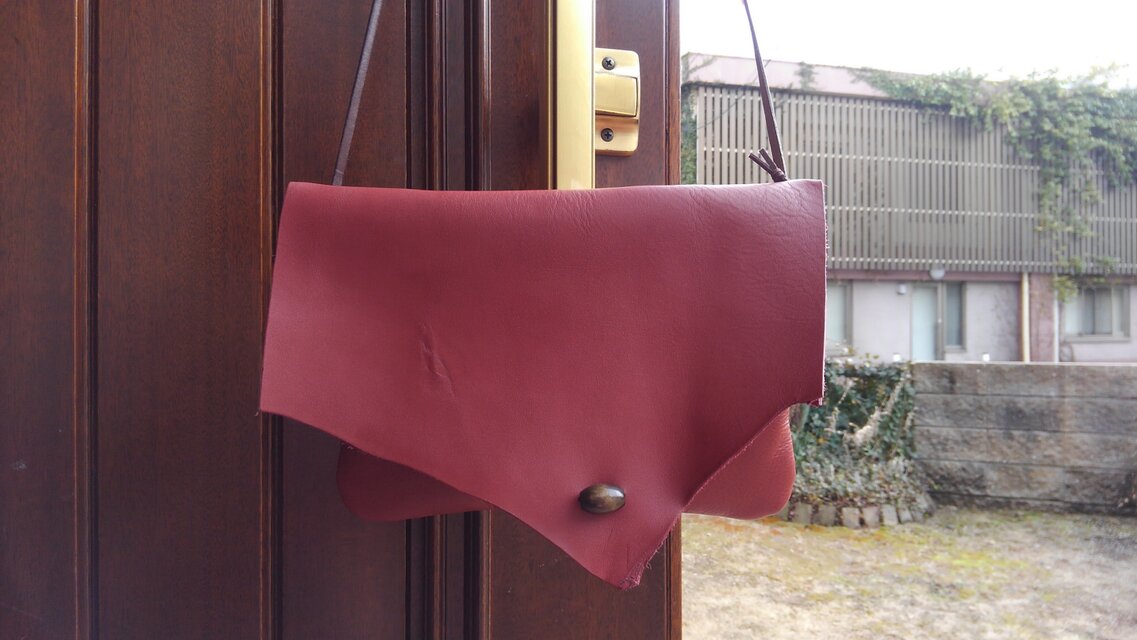 ダークレッド　ぺたんこショルダー