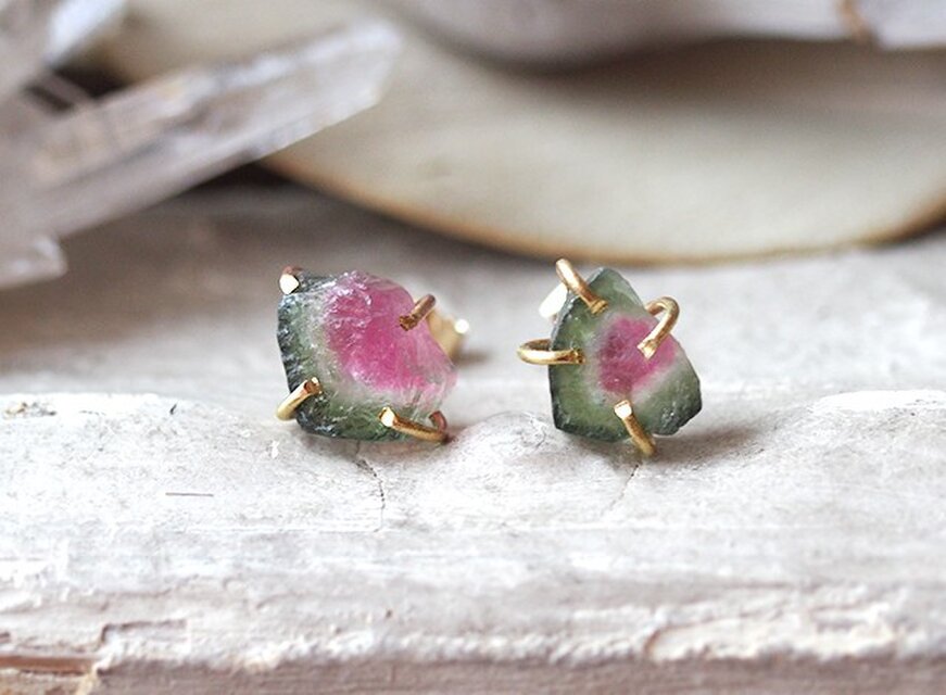 原石のウォーターメロントルマリンのピアス