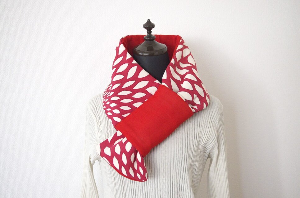 ふわふわリバーシブルマフラー　朱赤