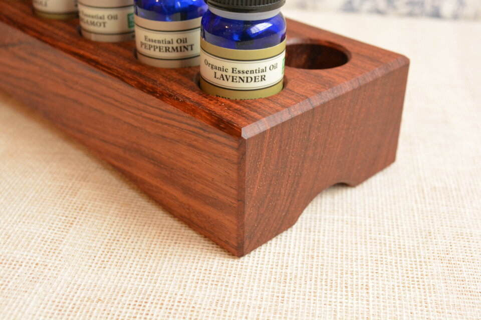 ブビンガのアロマオイルボトルスタンド16本用 | iichi 日々の暮らしを