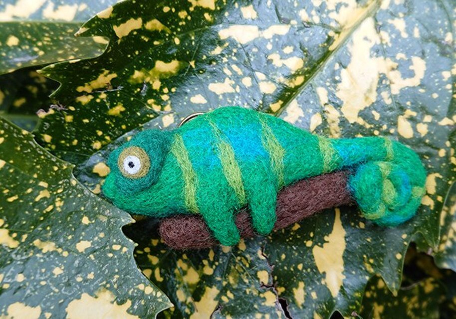 カメレオン君のフェルトブローチB　CS0141