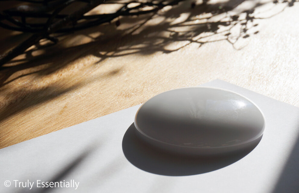 純白ガラスのインテリアオブジェ -「 いる・ある・きえる 」○ 直径約