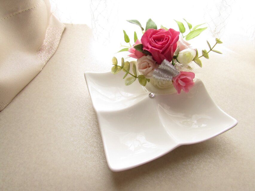175：お部屋が華やかに！プリザーブドフラワーのアクセサリートレイ