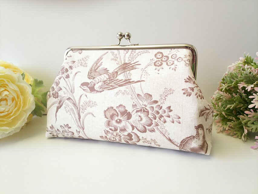 ◆【売りきれ】【再販4】幸せを運ぶセピアバードのがま口ポーチ*燕*鳥*バード*アンティーク*旅行やプレゼントにも◆