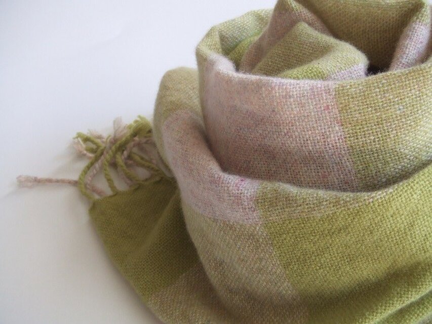 手織りカシミアストール・・ふきのとう