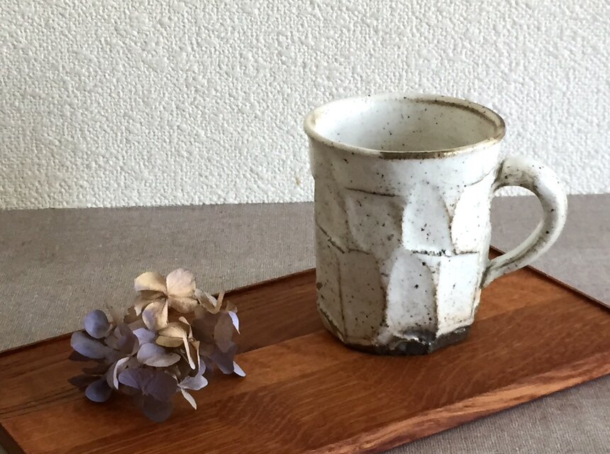 面取り粉引きカップ