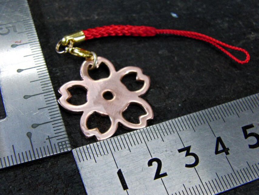 送料無料　銅製　桜,花型根付ストラップ　着物や浴衣の帯飾り・かんざしパーツとして