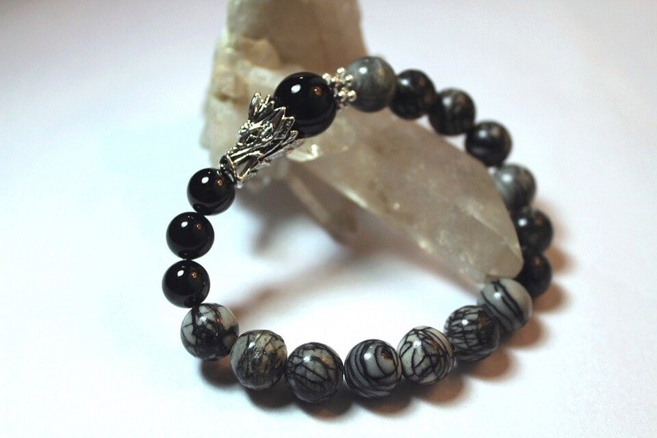 龍のブレスレット　ブラックベインジャスパー・フォークスアイ・スピネル