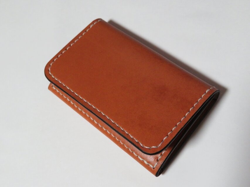牛革オイルレザーの名刺入れ（キャメル）