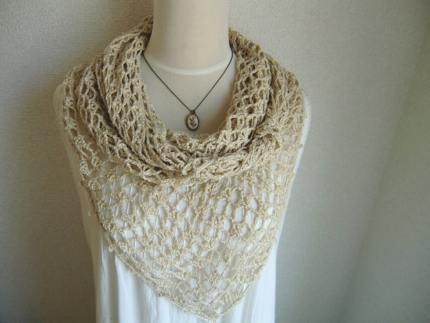 リネン　麻　シンプル三角ストール（ライトベージュ）