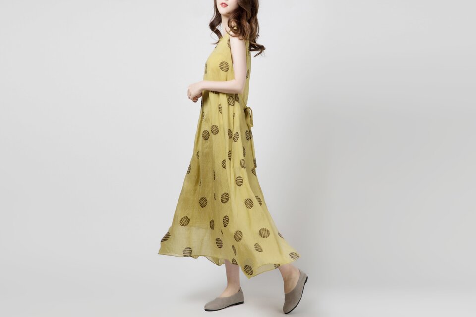 軽やか涼しげ ドット柄 後ろリボンノースリーブワンピース