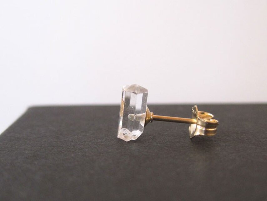 レア☆フェナカイトの原石ピアス /myanmar　片耳  14kgf