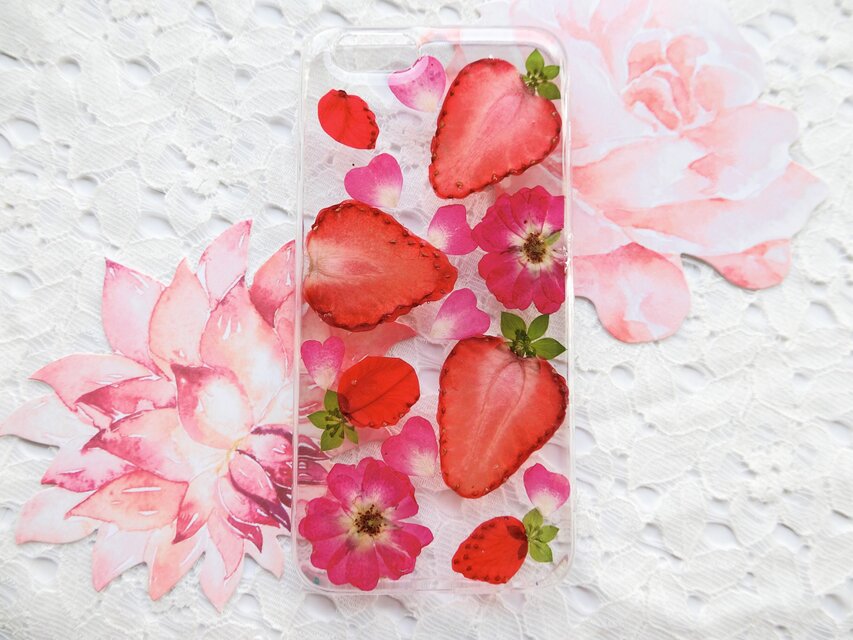 可愛い ♡ 押し花 押しフルーツ イチゴ スマホケース iPhoneケース 押し花ケース プレゼント ギフト