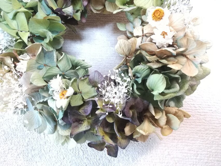 ドライフラワーリース紫陽花と白い花