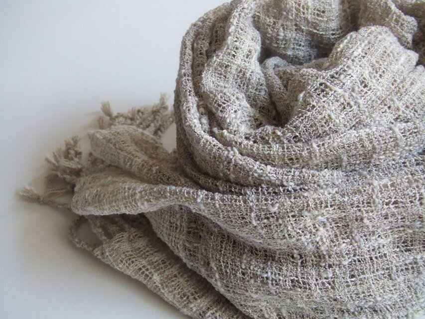 手織りコットンストール・・緑茶のグレー