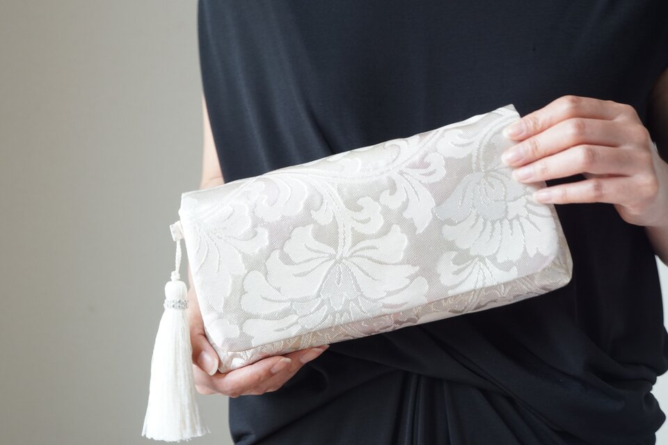 結婚式、パーティー、着物、日常使いに。帯 ゴールド リメイク　2way　帯クラッチバッグ＆ ハンドバック　シルバー