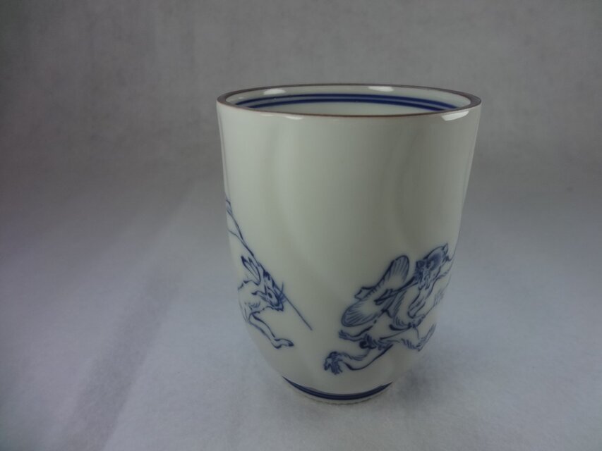 湯呑・ねじり（鳥獣戯画・兎と猿追いかけっこ）