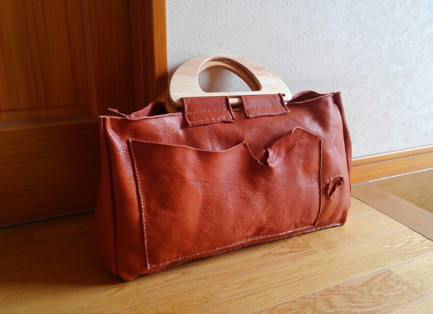 レンガ色　四角いトート