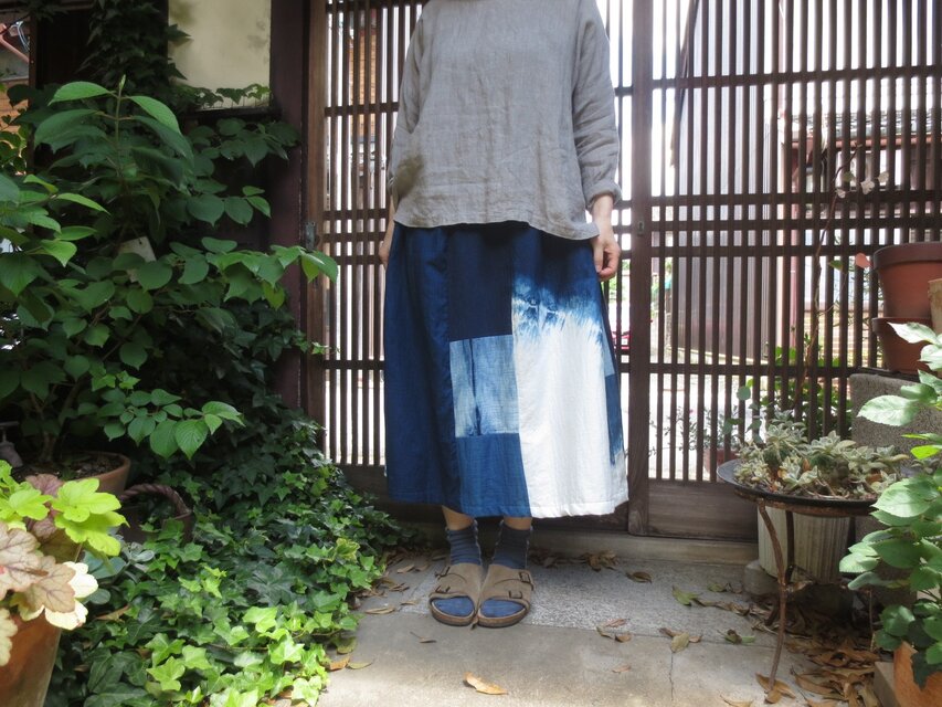 藍染め木綿スカート☆夏に着たい爽やかぼかし染めです７９㎝丈