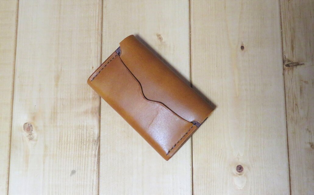 牛本革オイルレザーの名刺ケース（キャメル）