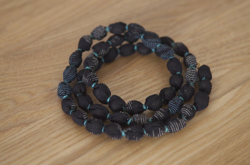 ラッピングネックレス　黒