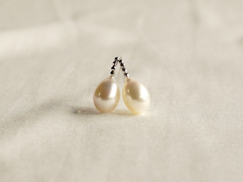 湖水ドロップパールピアス18Kホワイトゴールド eleganceスタイル04