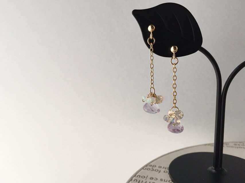 つぶつぶオパールとアメシストのピアス