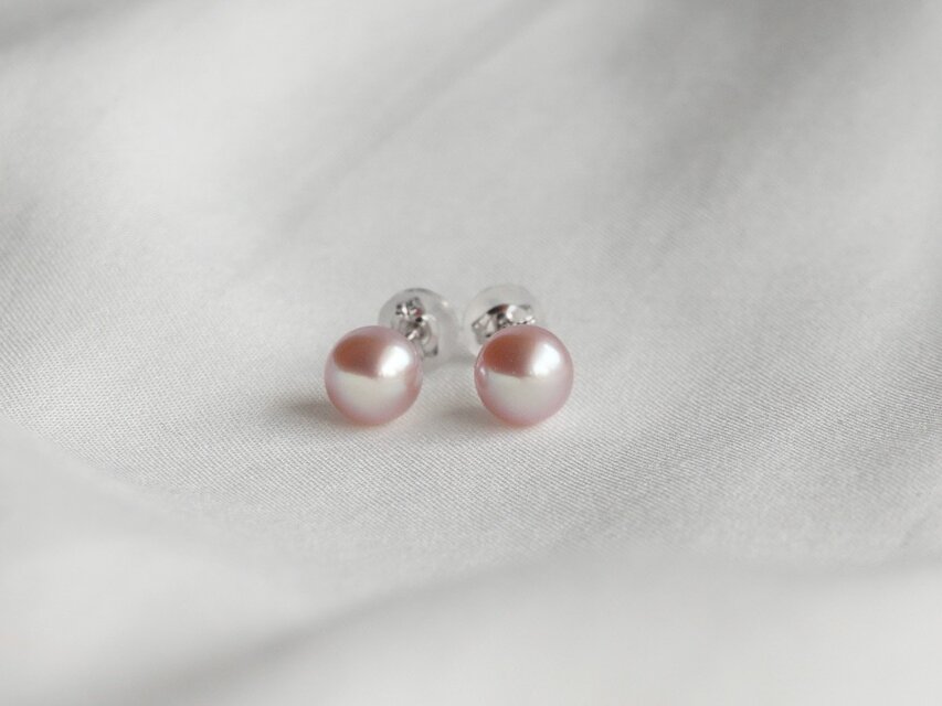 ベビーパールピアス18Kホワイトゴールド 色：ピンク