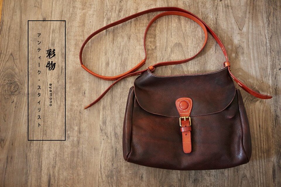 【受注製作】本革の収納たっぷりポシェットバッグ　ストラップ　ポケット付　かばん　PB8839