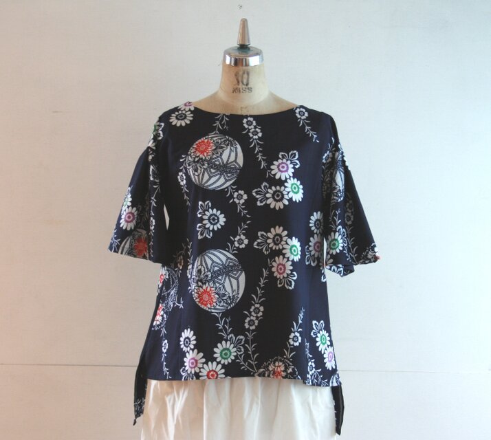 浴衣地　手まりのゆったりブラウス　Ｌサイズ