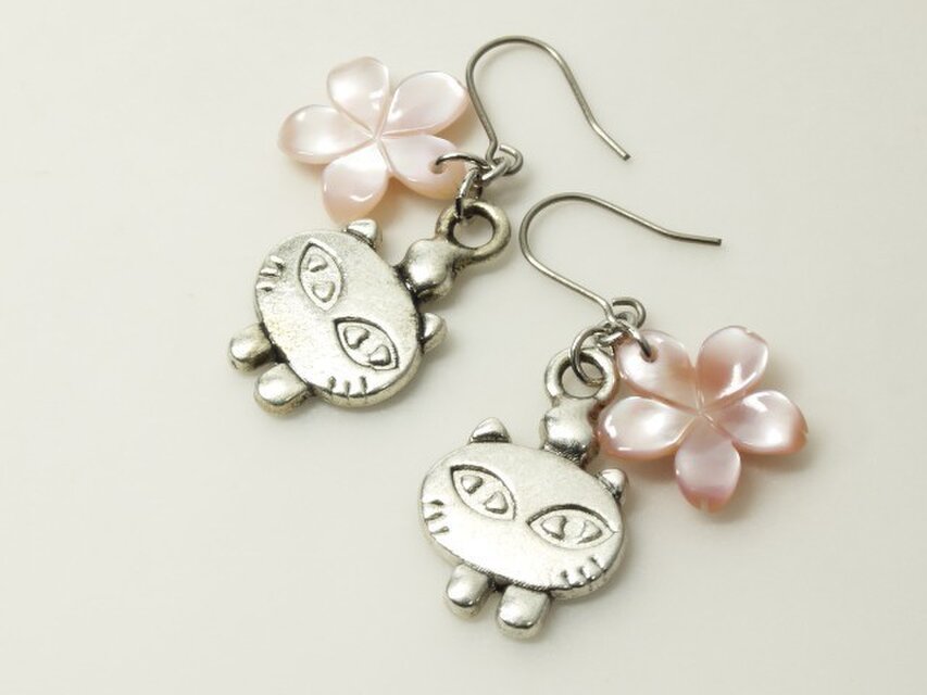 さくらの下の猫ピアス　ver.2