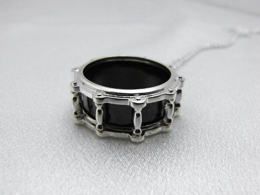 ドラム・ペンダント−ブラックシェル