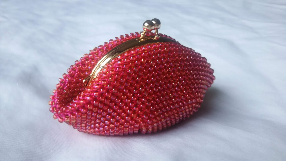 ビーズぎっしりミニパース ☆ 苺