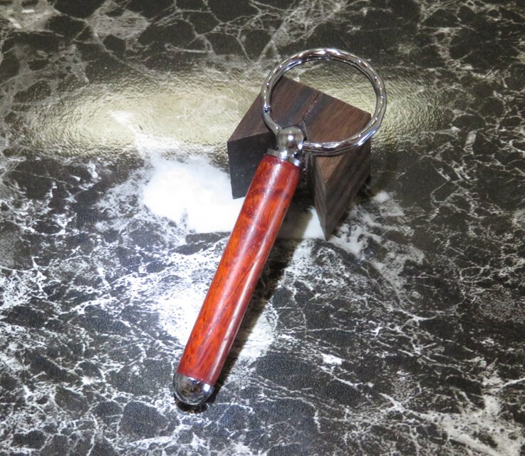 銘木パドックで作った手作りキーホルダー・キーリング