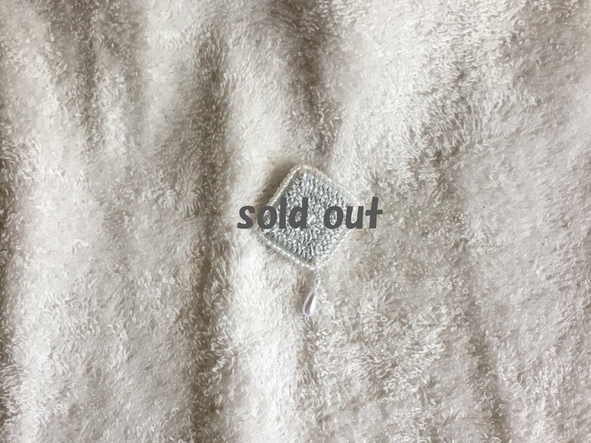 刺繍とビーズのブローチ～swing～（ブルー）